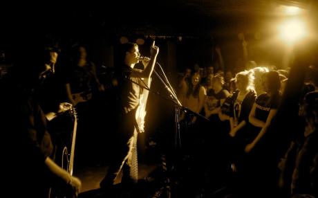 See great live acts at the Pelly Bar in Frankston