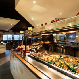 Enjoy delicious meals buffet style at the Gateway Hotel Feast