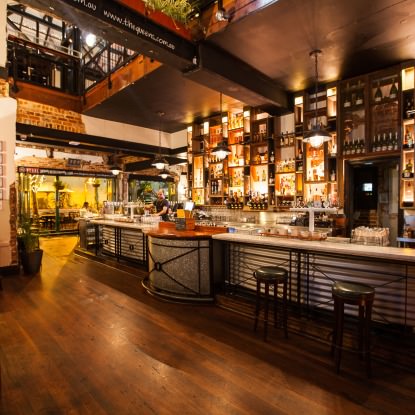 An extensive beverage choice is available at the bars in Queens Tavern